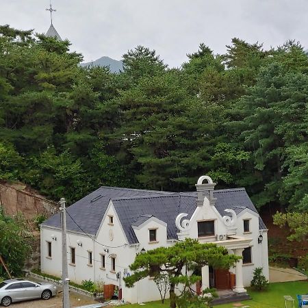 The Castle Stay Chuncheon Exterior photo