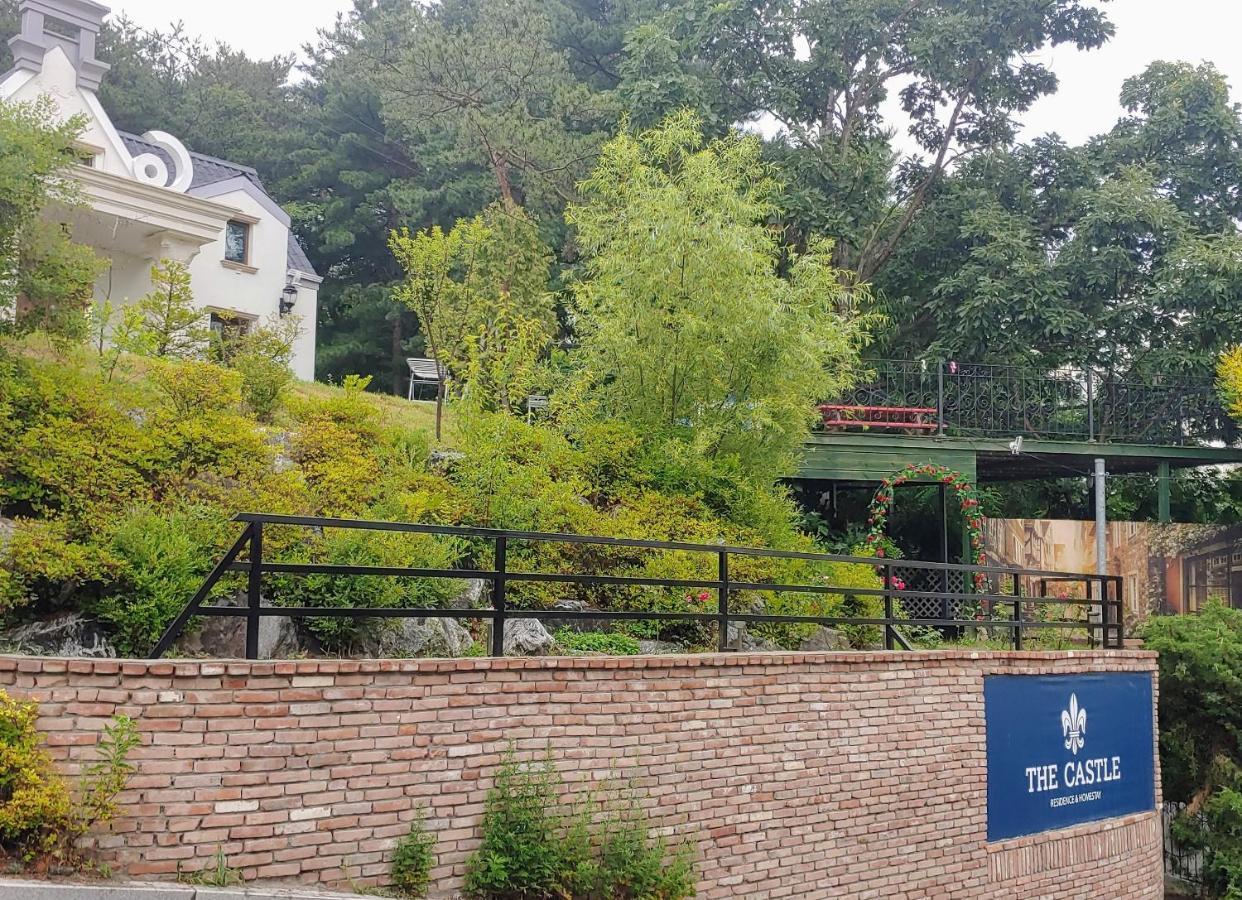 The Castle Stay Chuncheon Exterior photo